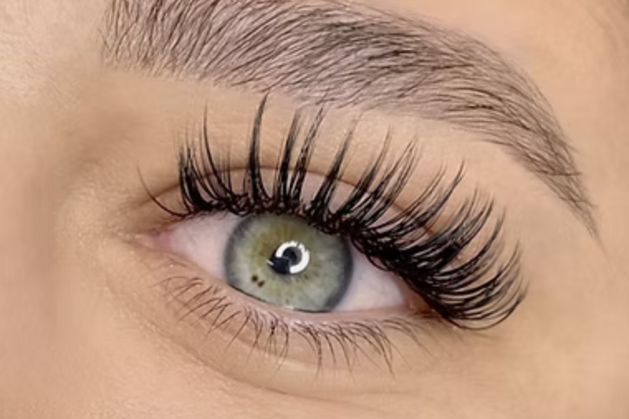 Lash & Brow Trends That Are Redefining Beauty in Darwin